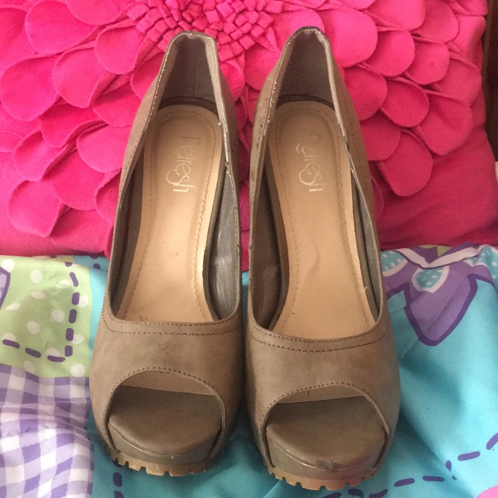 Taupe peep toe pumps